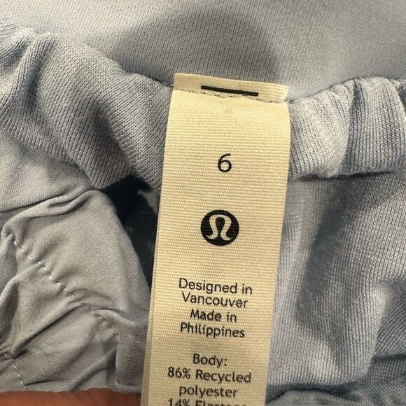 Lululemon beyond the studio crop blue linen size 6 - Picture 6 of 7